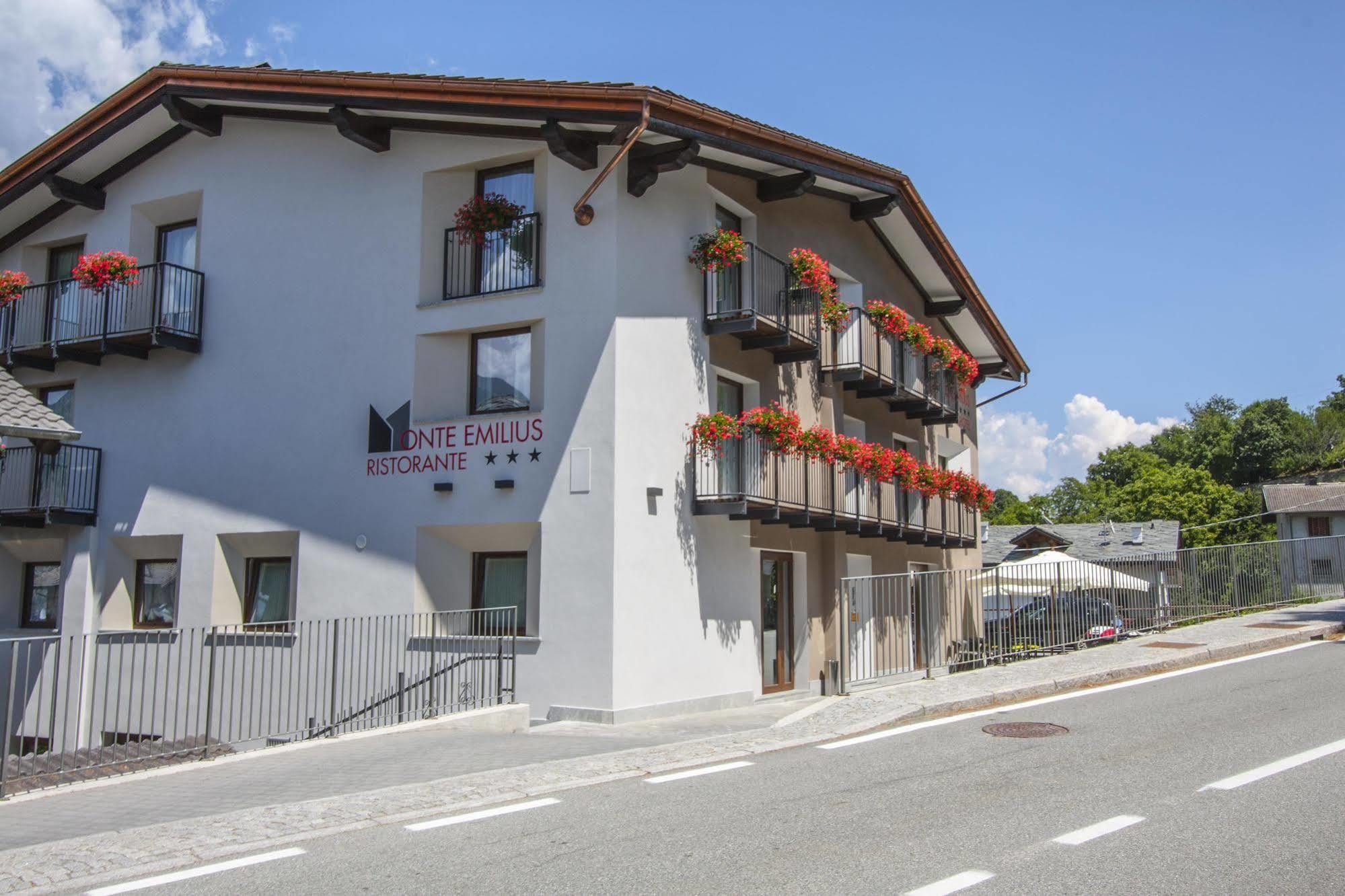 Monte Emilius Hotel Aosta Exterior foto